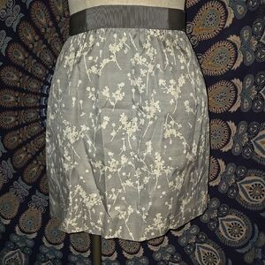 Loft Floral Gray Skirt sz 6